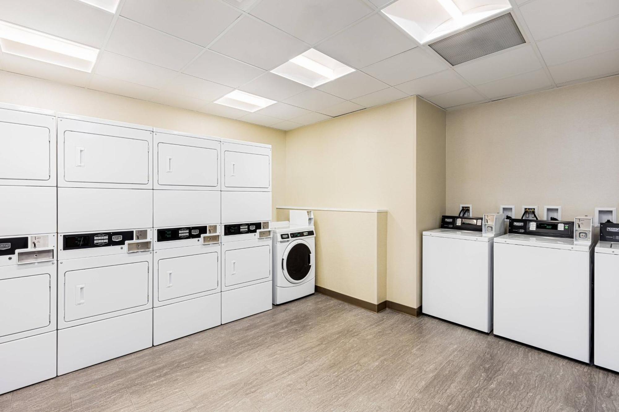 Residence Inn Riverside Moreno Valley Buitenkant foto